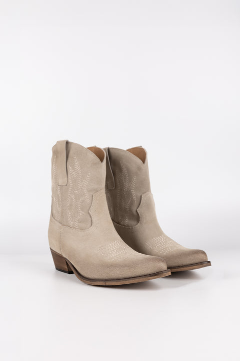 CAMPEROS IN CAMOSCIO BEIGE CON GAMBALE RICAMATO NOVA09 R/S