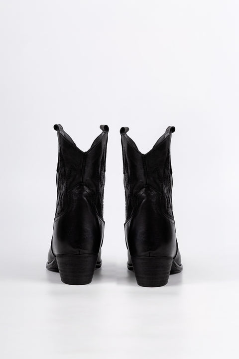 CAMPEROS IN PELLE NERO CON GAMBALE RICAMATO  NOVA 09 R
